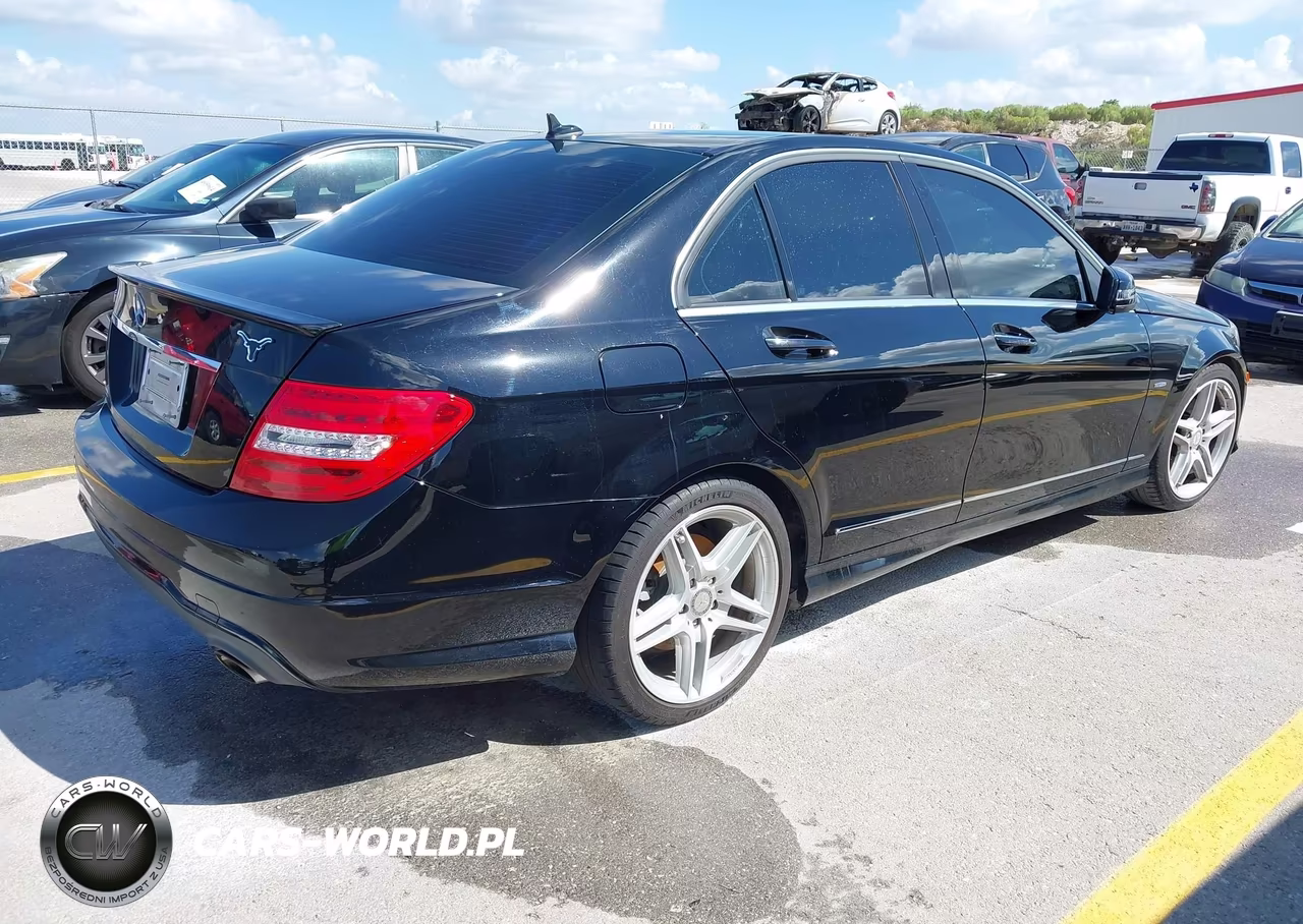 2012 Mercedes-Benz C 350 Sport VIN:WDDGF5HB9CR218962 - 4