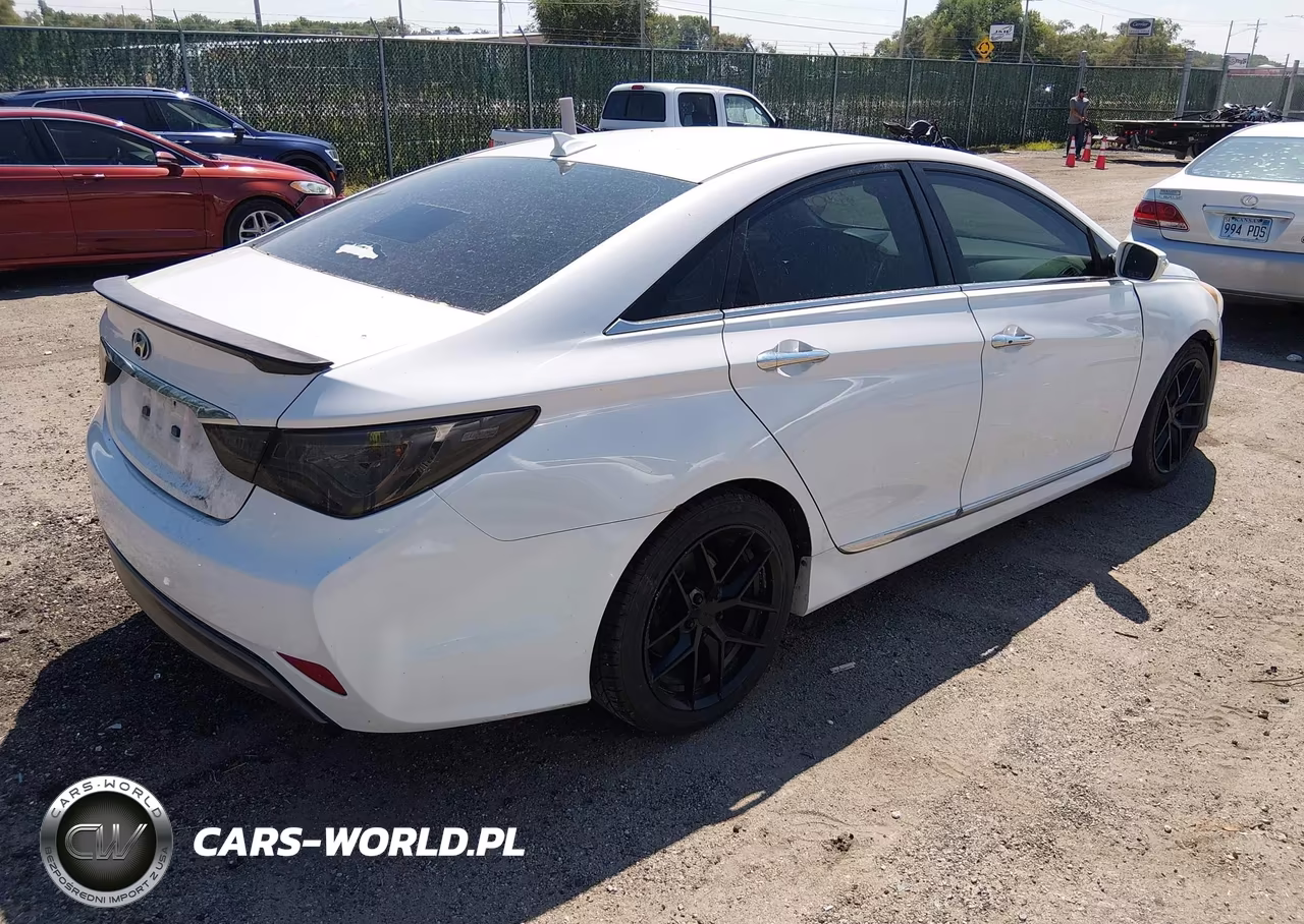 2013 Hyundai Sonata Hybrid Limited VIN:KMHEC4A42DA080886 - 4