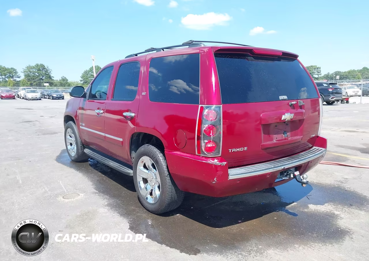 2009 Chevrolet Tahoe Ltz VIN:1GNFC330X9R132682 - 3