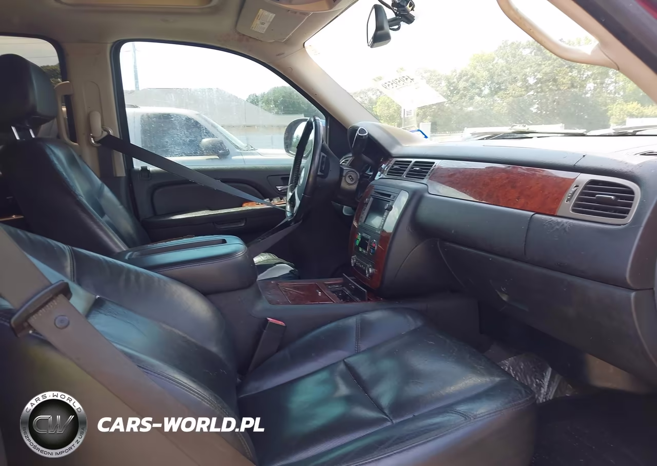 2009 Chevrolet Tahoe Ltz VIN:1GNFC330X9R132682 - 5