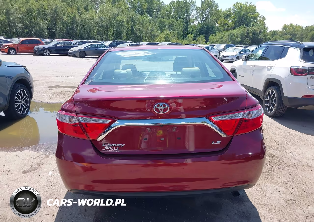 2017 Toyota Camry Le VIN:4T1BF1FK7HU695034 - 16
