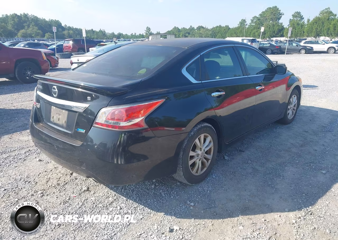 2014 Nissan Altima 2.5 S VIN:1N4AL3AP5EN364343 - 4