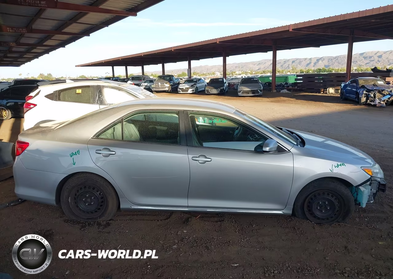 2014 Toyota Camry Le VIN:4T1BF1FK1EU407553 - 14