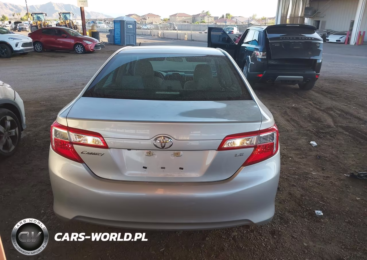2014 Toyota Camry Le VIN:4T1BF1FK1EU407553 - 17