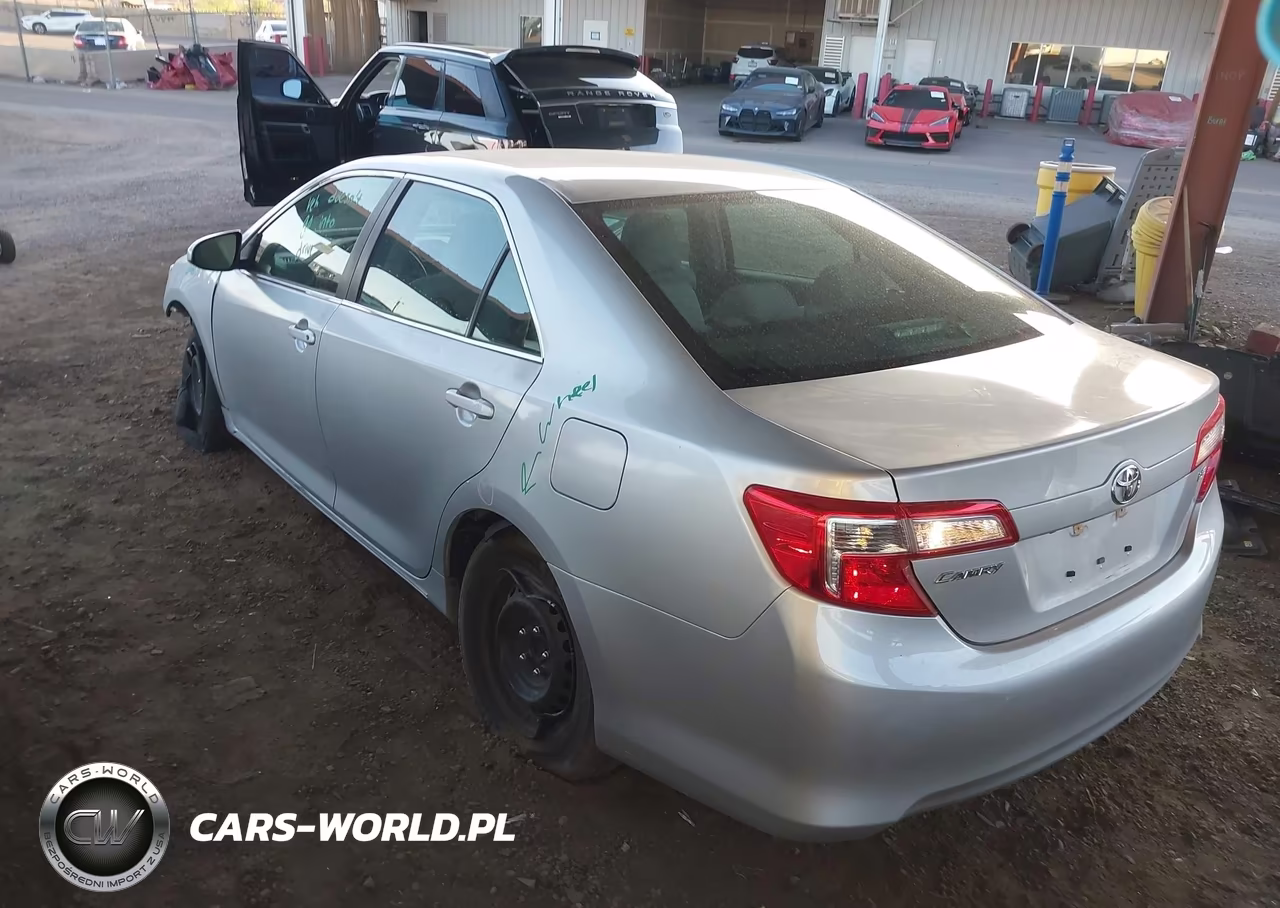 2014 Toyota Camry Le VIN:4T1BF1FK1EU407553 - 3