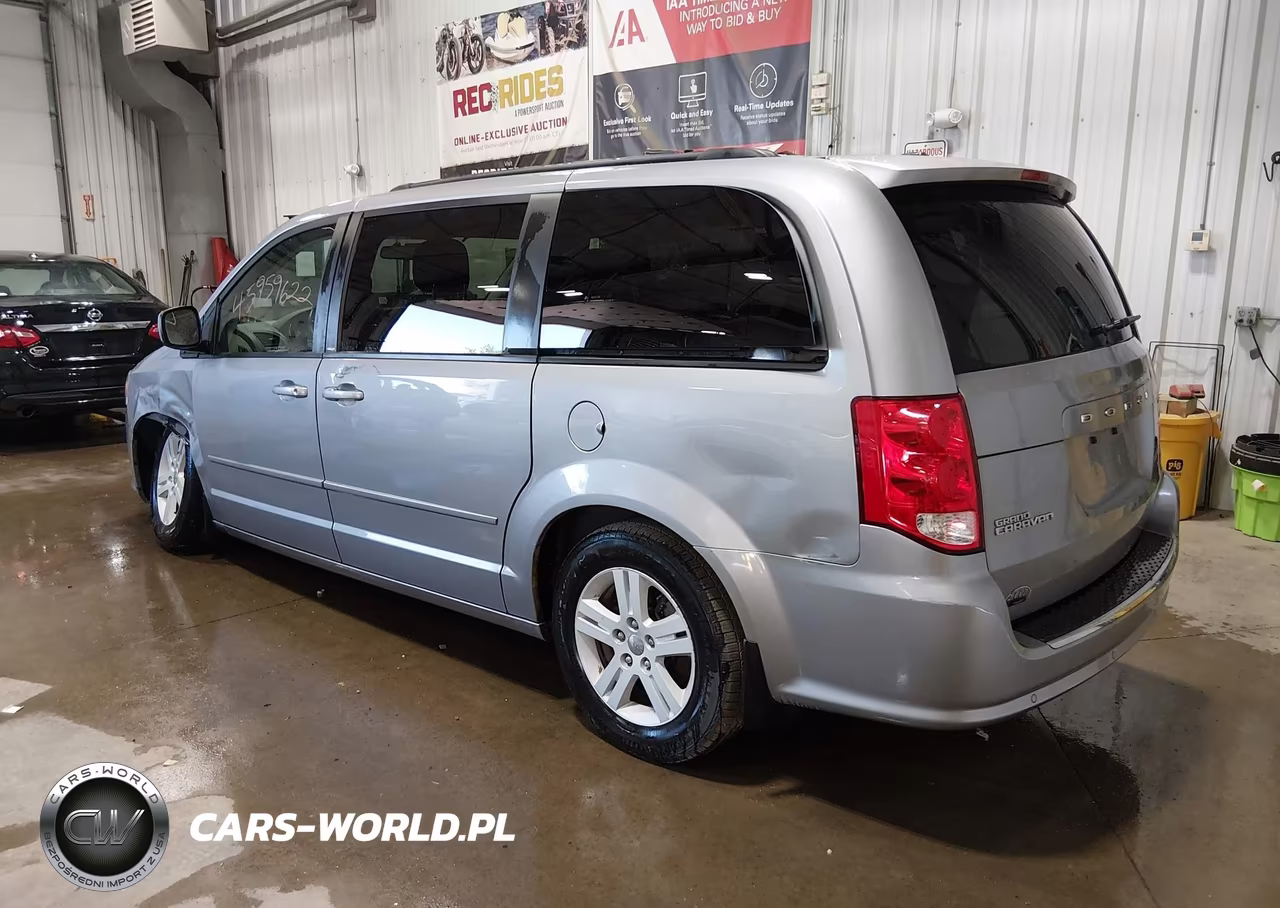 2013 Dodge Grand Caravan Sxt VIN:2C4RDGCG3DR758617 - 3