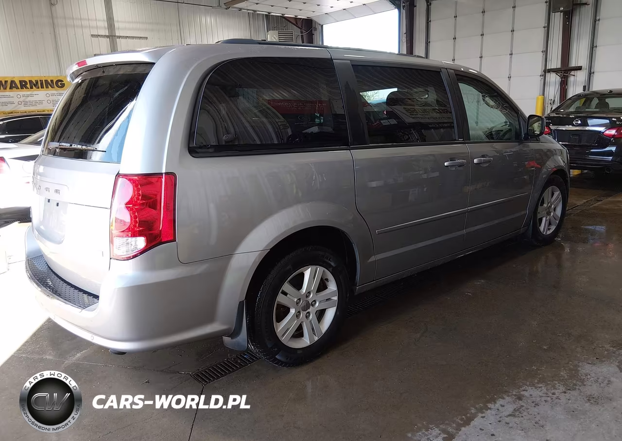 2013 Dodge Grand Caravan Sxt VIN:2C4RDGCG3DR758617 - 4