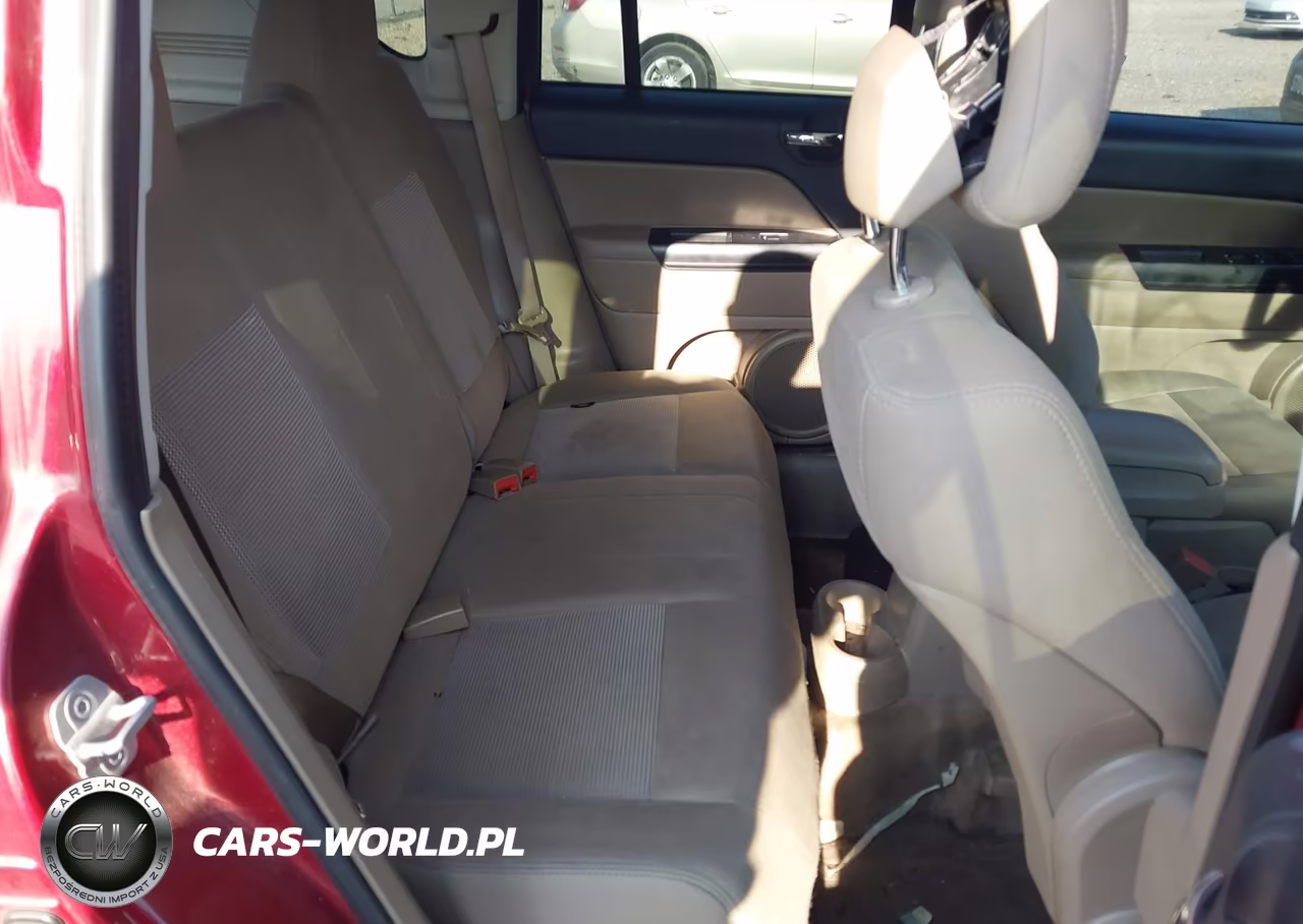 2012 Jeep Compass Latitude VIN:1C4NJCEB5CD678187 - 8