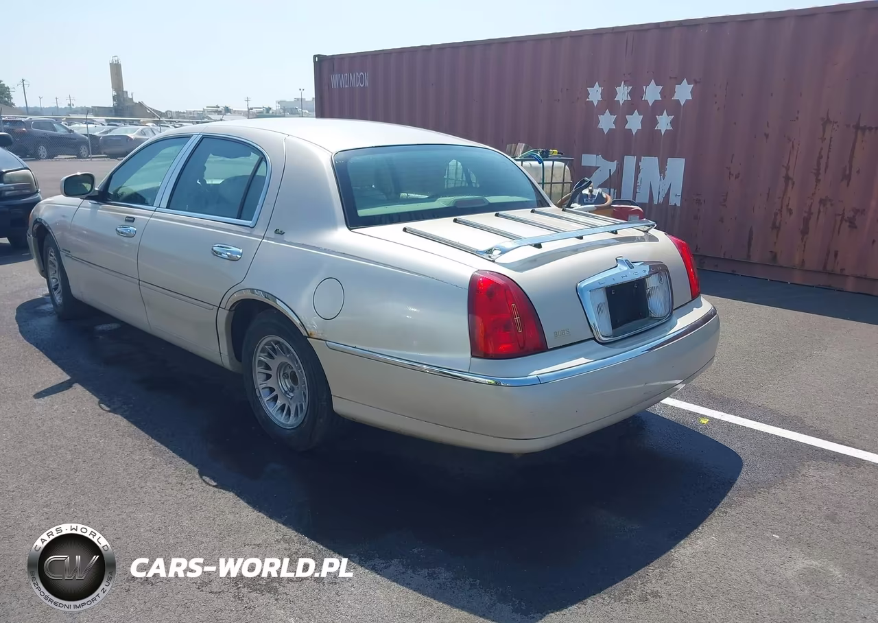 2001 Lincoln Town Car Cartier VIN:1LNHM83W41Y675757 - 3
