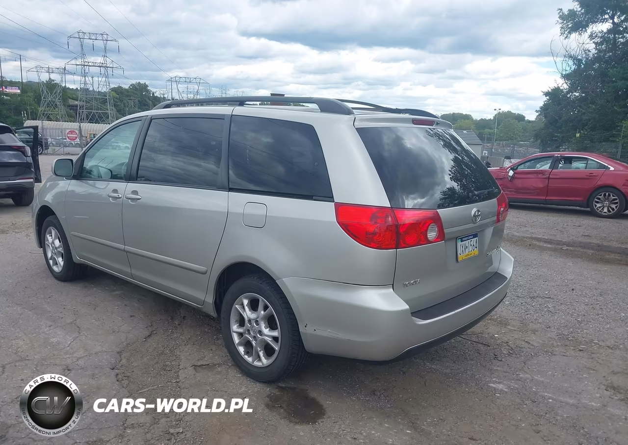 2007 Toyota Sienna Xle VIN:5TDBK22C77S001014 - 3