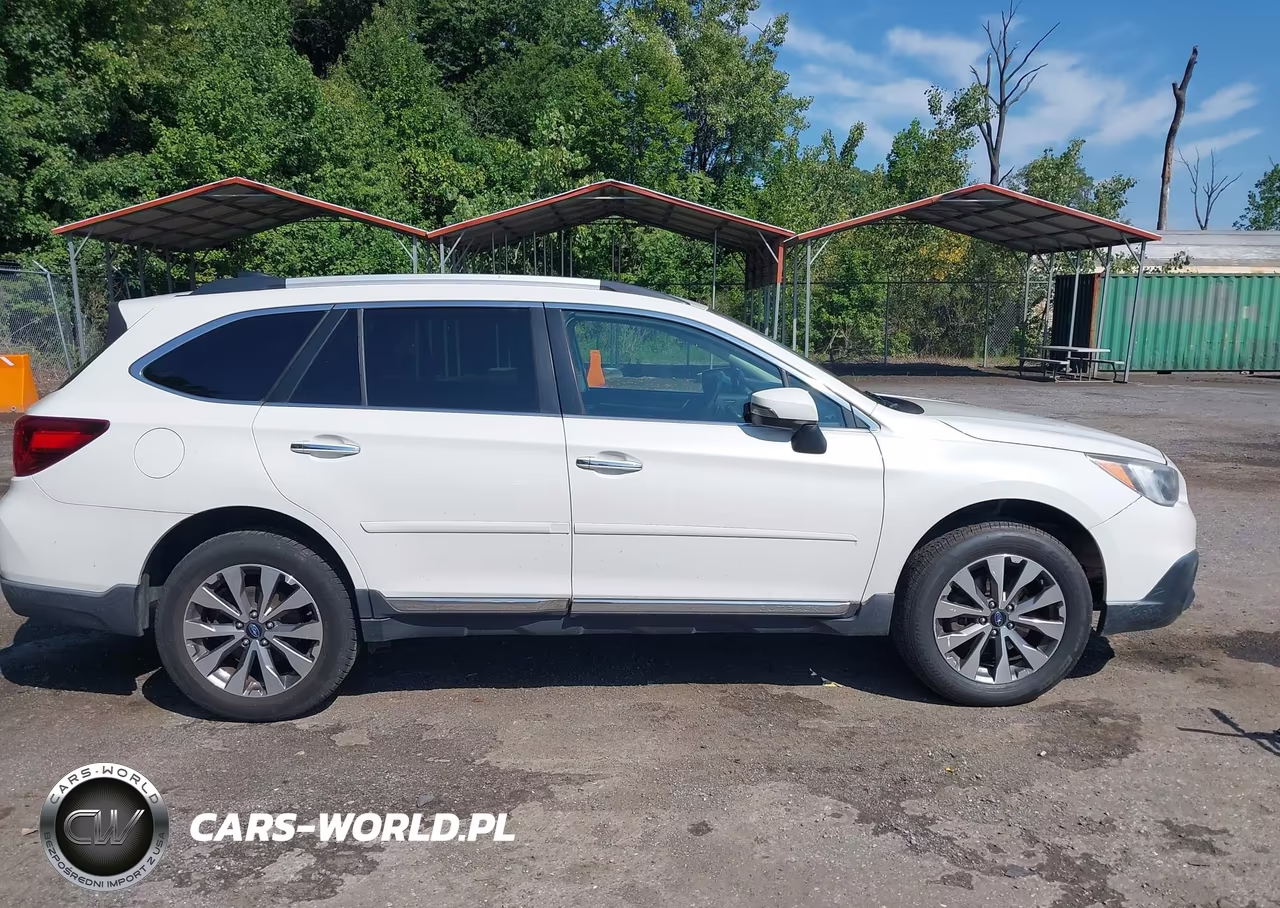 2017 Subaru Outback 3.6R Touring VIN:4S4BSETC4H3388328 - 13
