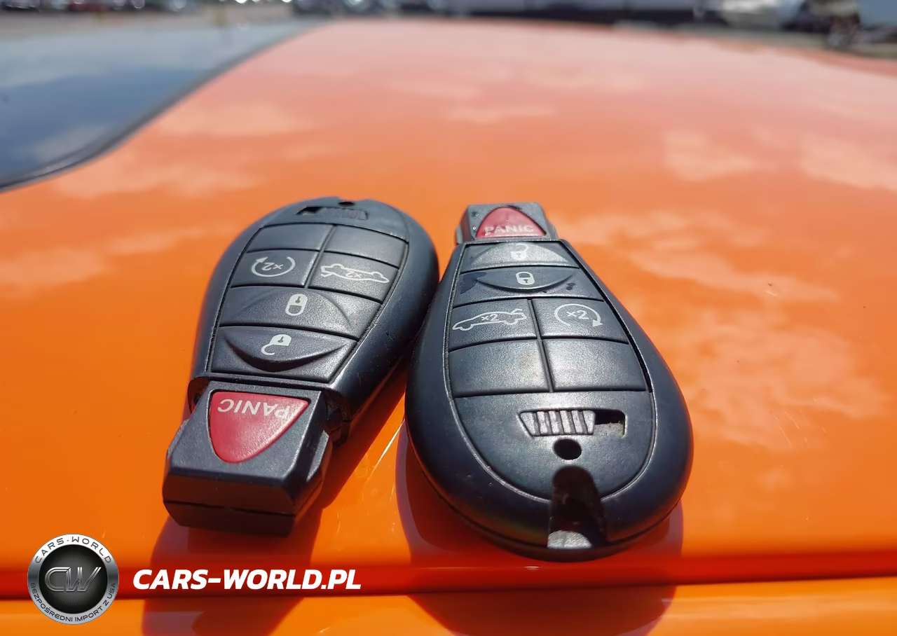 2014 Dodge Challenger R-T Plus VIN:2C3CDYBTXEH184913 - 11
