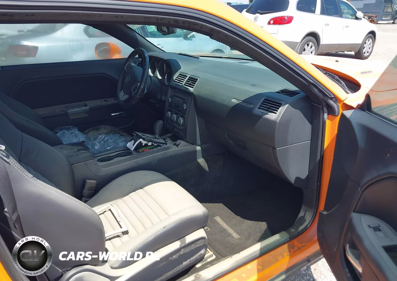 2014 Dodge Challenger R-T Plus VIN:2C3CDYBTXEH184913 - 5