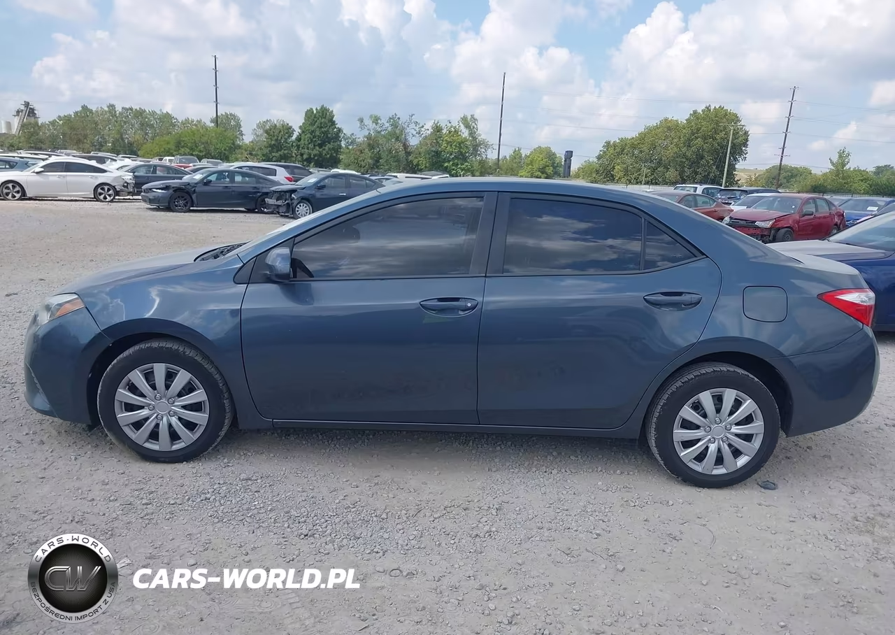 2015 Toyota Corolla Le VIN:5YFBURHE3FP263874 - 14