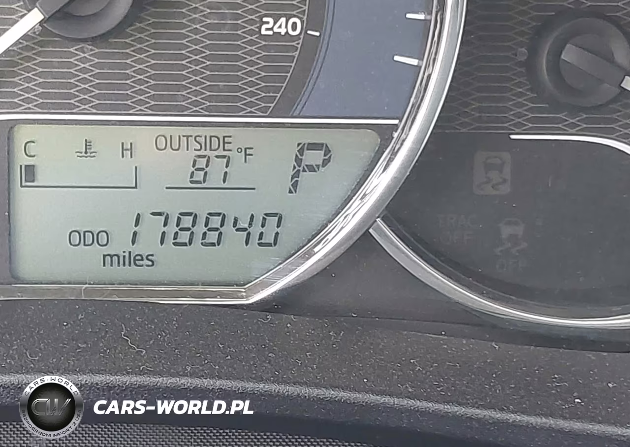2015 Toyota Corolla Le VIN:5YFBURHE3FP263874 - 15
