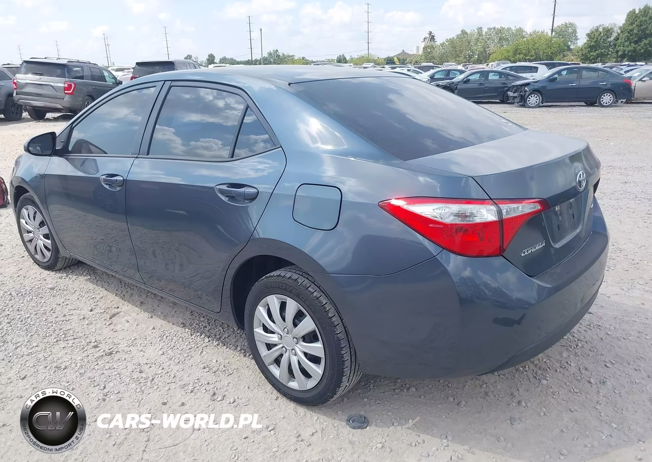 2015 Toyota Corolla Le VIN:5YFBURHE3FP263874 - 3