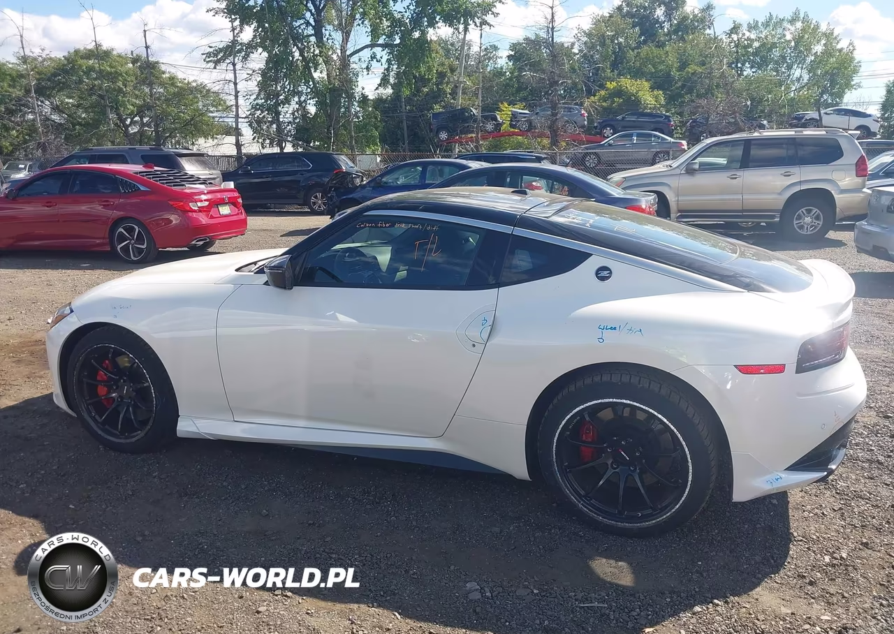 2025 Nissan Z Performance Manual Transmission VIN:JN1BZ4BH1SM410068 - 14