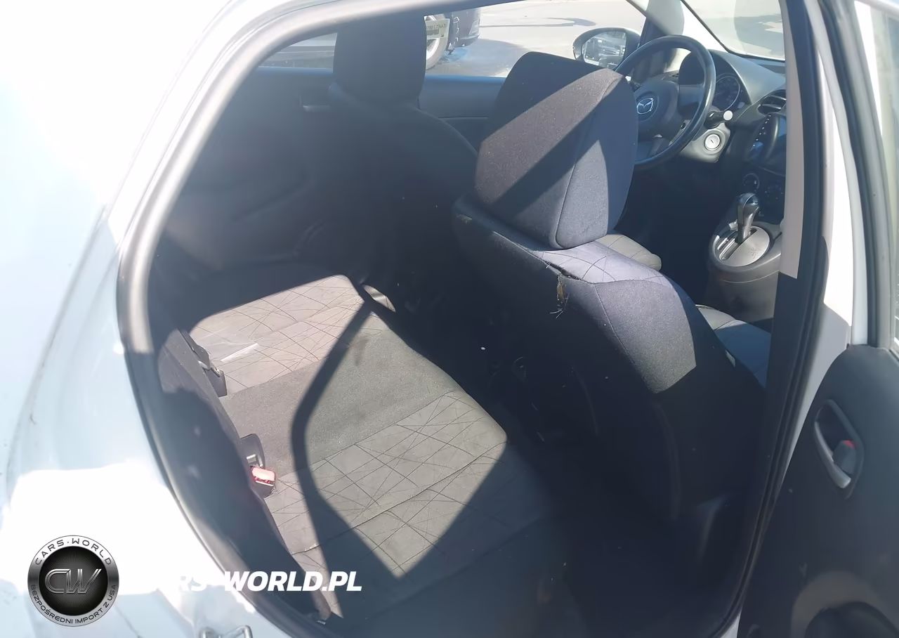 2014 Mazda Mazda2 Sport VIN:JM1DE1KY6E0174397 - 8