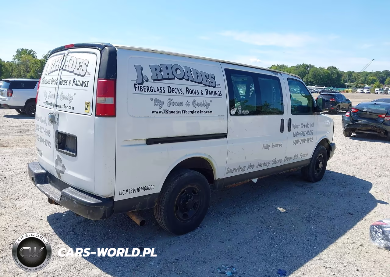 2011 Chevrolet Express 2500 Work Van VIN:1GCWGFCA4B1100614 - 4