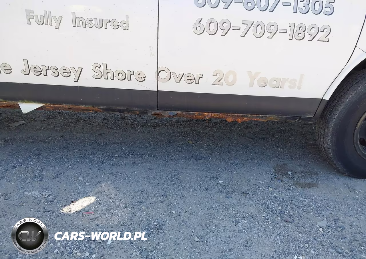 2011 Chevrolet Express 2500 Work Van VIN:1GCWGFCA4B1100614 - 6