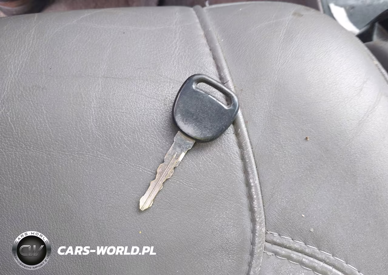 2005 Cadillac Deville Livery VIN:1G6KD54Y05U204441 - 11