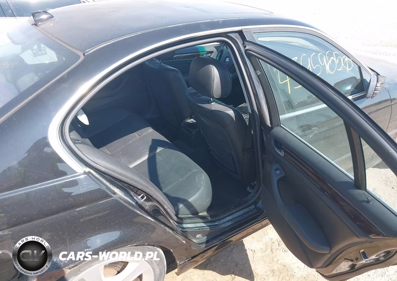 2005 BMW 330Xi VIN:WBAEW53485PN37579 - 8