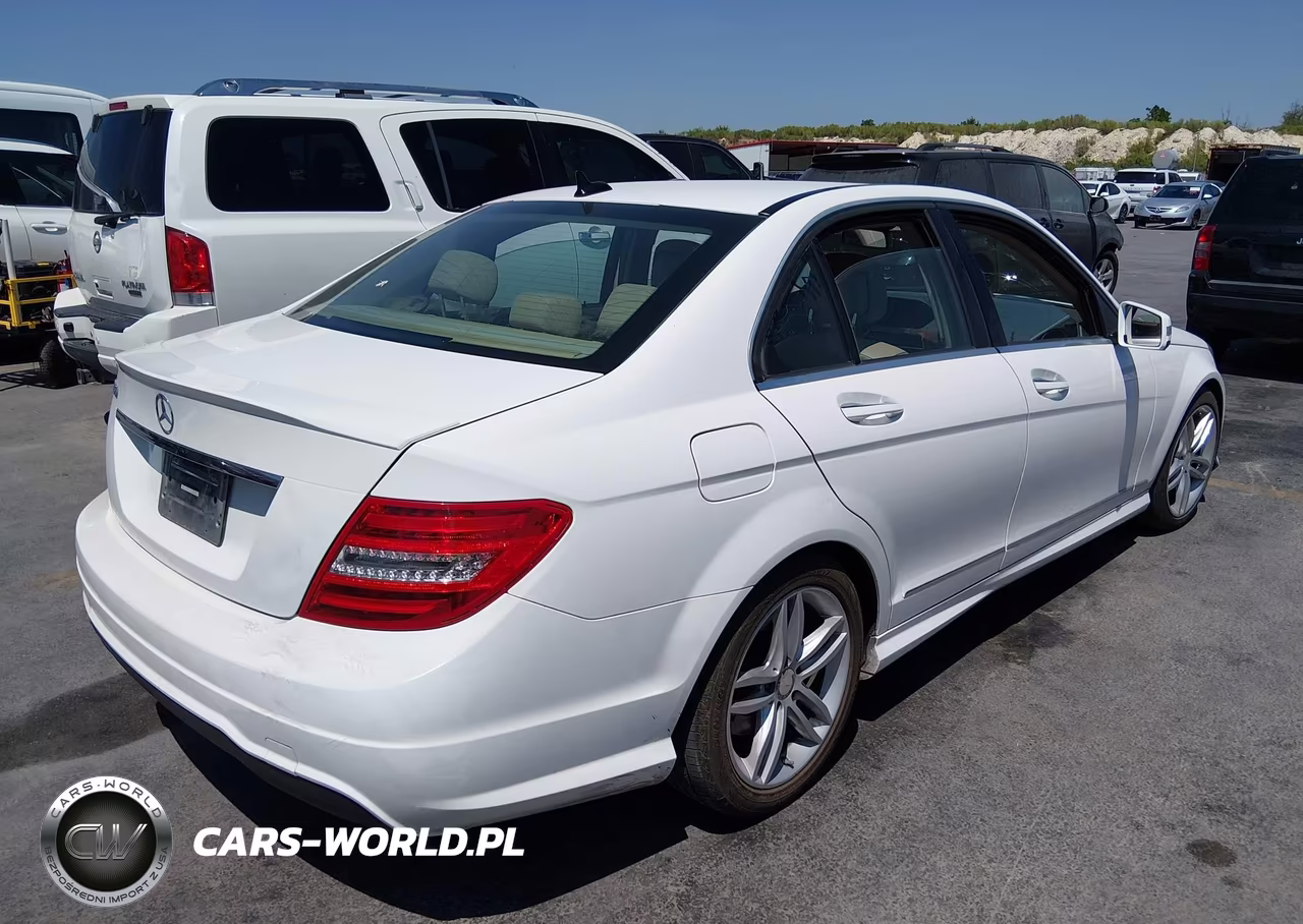 2013 Mercedes-Benz C 250 Sport VIN:WDDGF4HB3DA790605 - 4