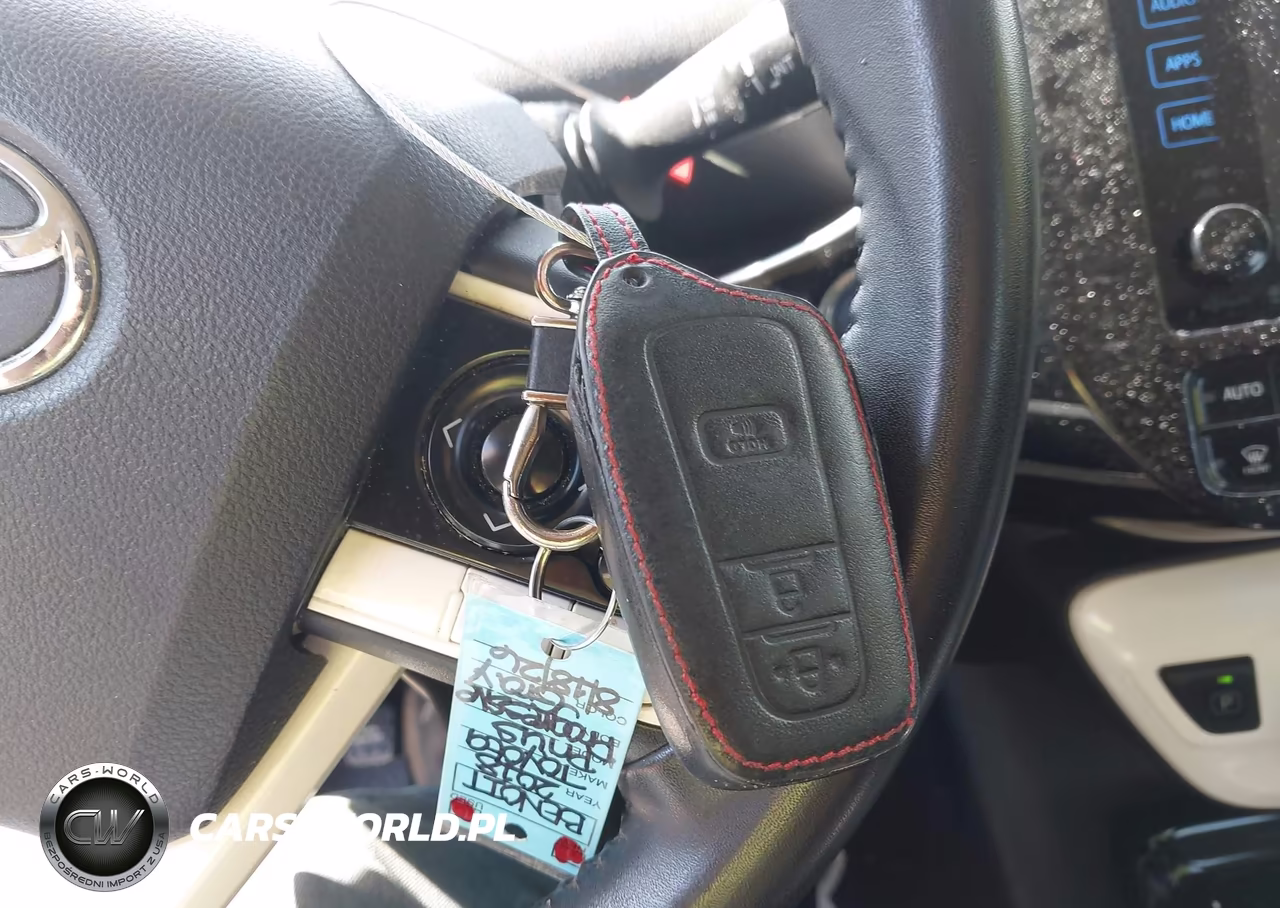 2018 Toyota Prius Three Touring VIN:JTDKARFU8J3551992 - 11