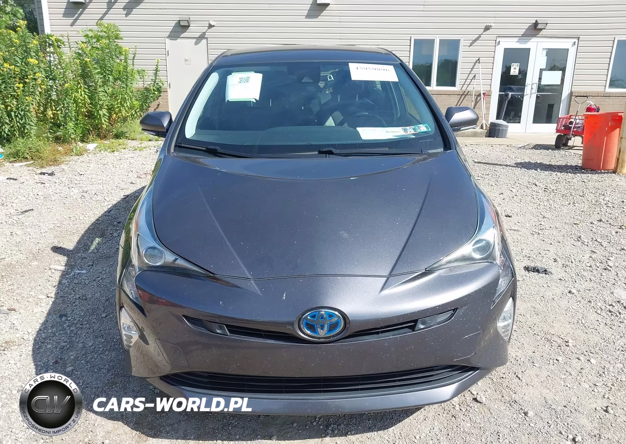2018 Toyota Prius Three Touring VIN:JTDKARFU8J3551992 - 12