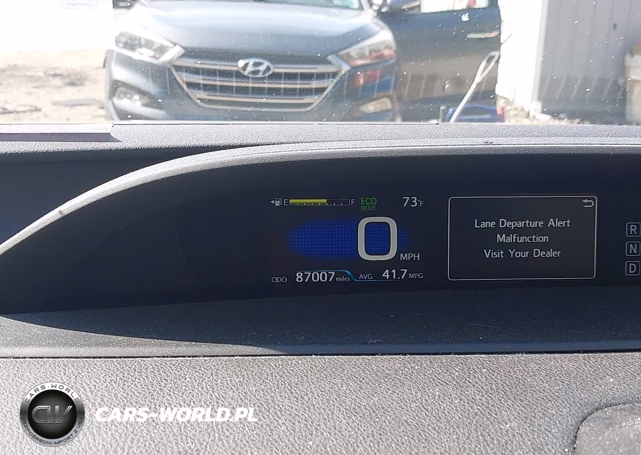 2018 Toyota Prius Three Touring VIN:JTDKARFU8J3551992 - 15