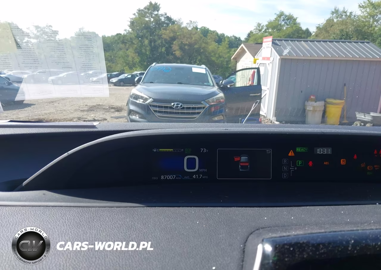 2018 Toyota Prius Three Touring VIN:JTDKARFU8J3551992 - 7