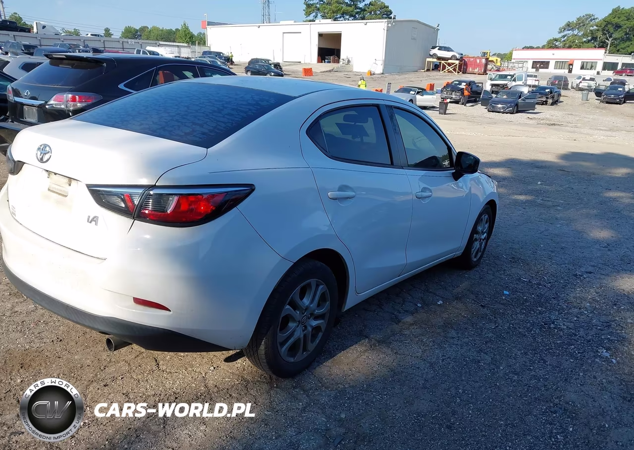 2018 Toyota Yaris Ia VIN:3MYDLBYV3JY333256 - 4