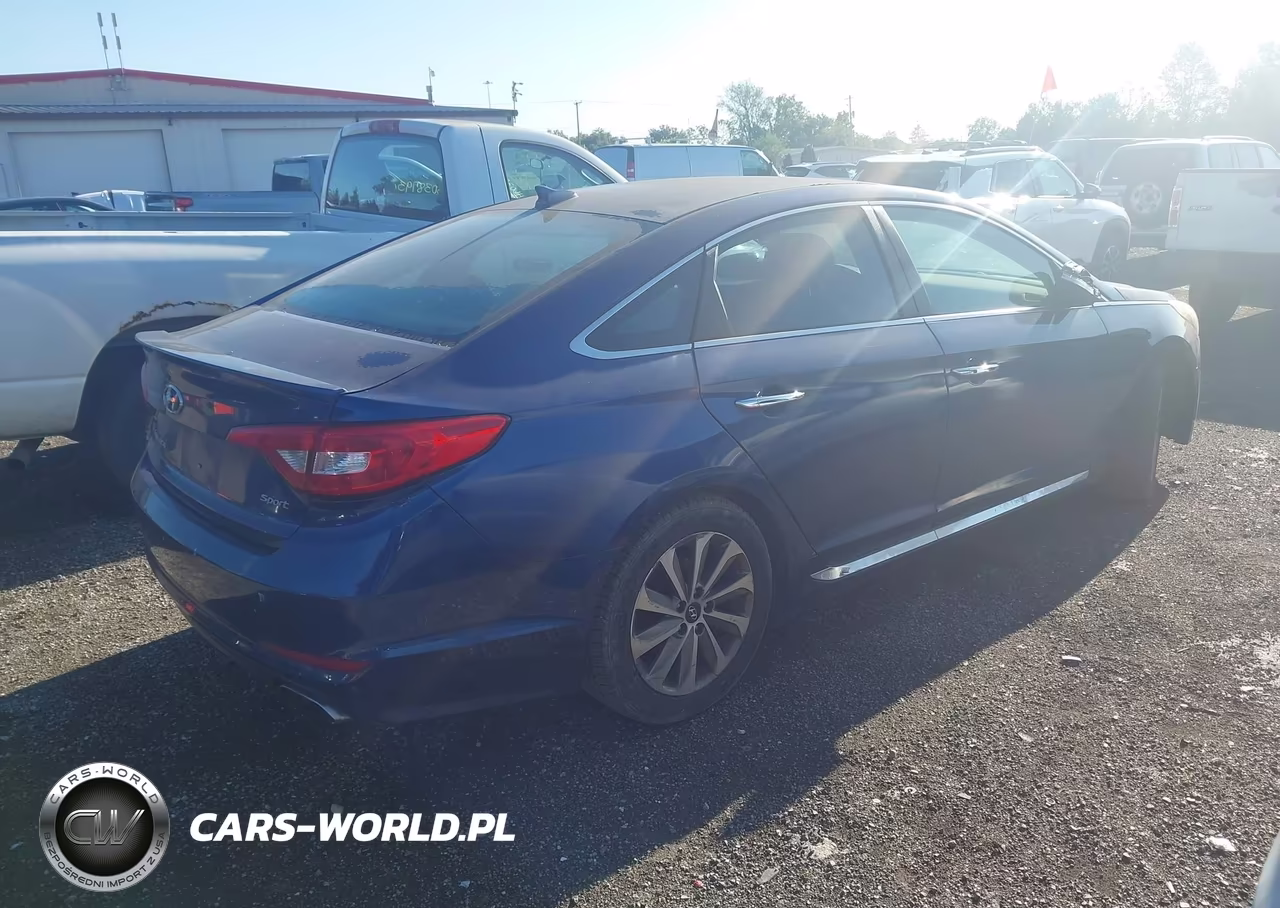 2015 Hyundai Sonata Sport VIN:5NPE34AF5FH109556 - 4