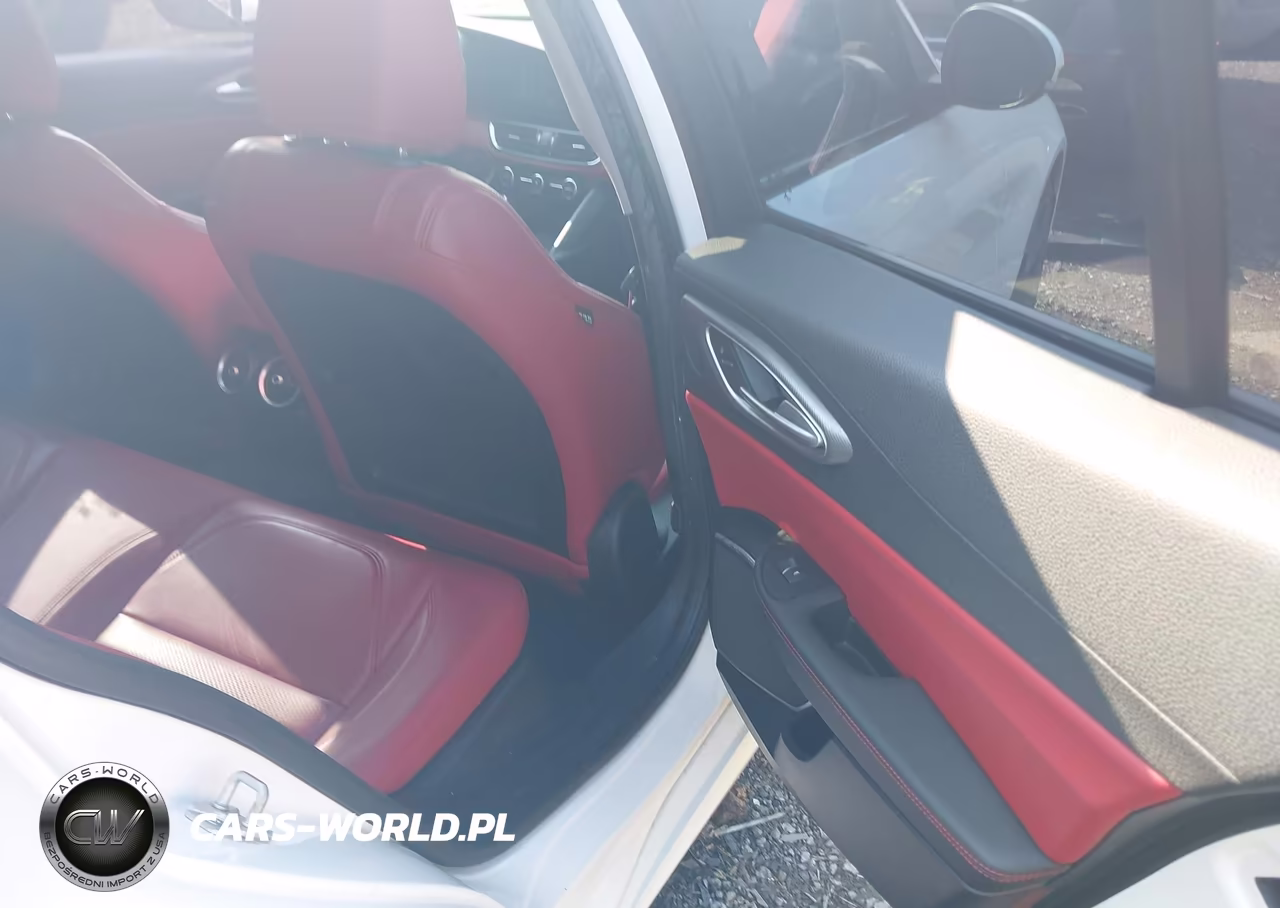2018 Alfa Romeo Giulia Ti Sport Awd VIN:ZARFAEEN0J7573875 - 8