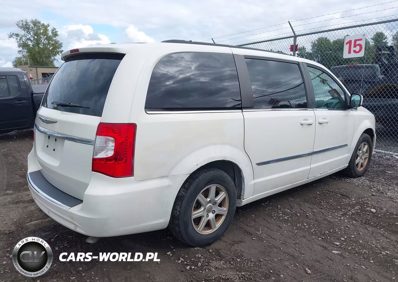 2011 Chrysler Town & Country Touring VIN:2A4RR5DG8BR739329 - 4