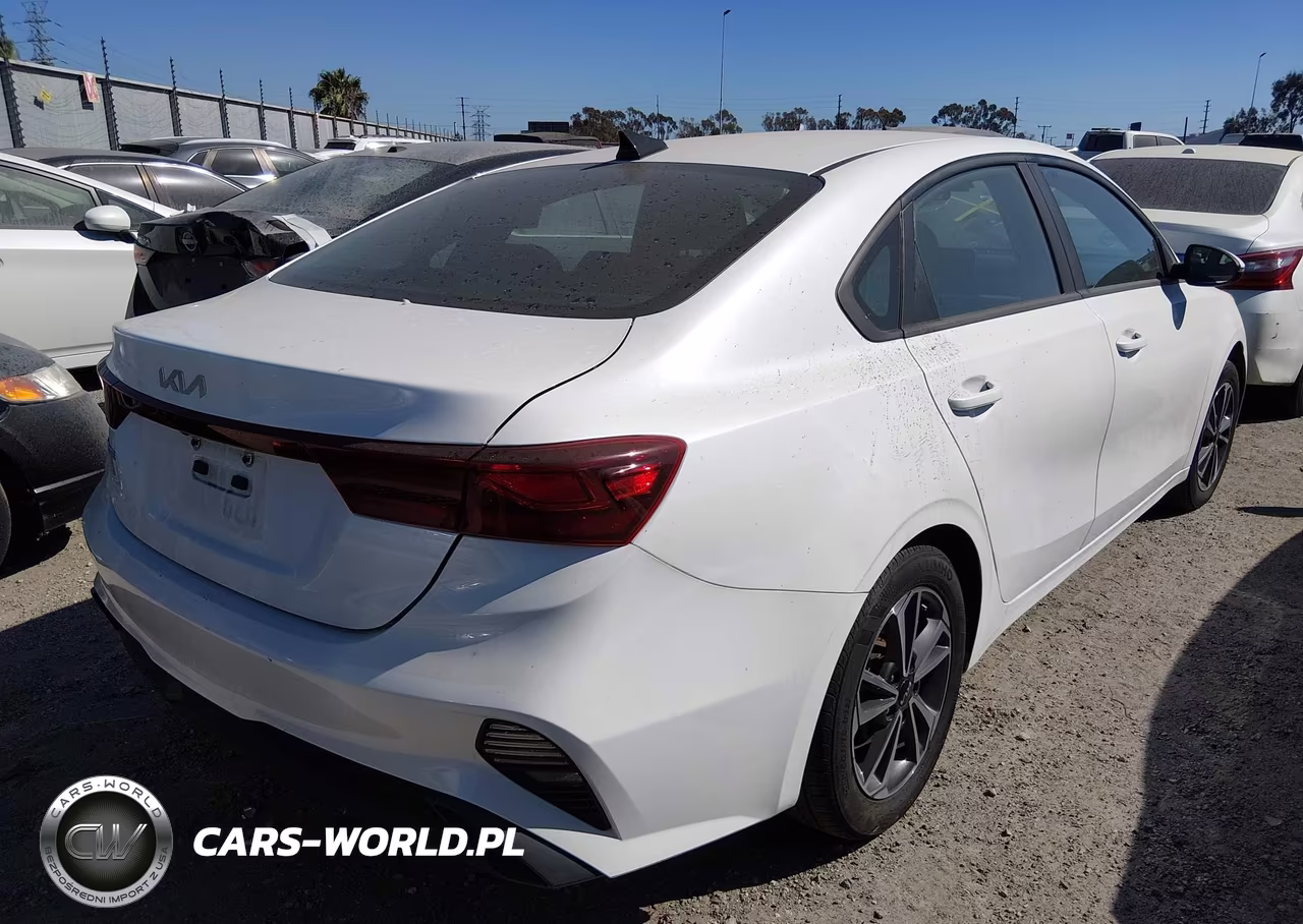 2023 Kia Forte Lxs VIN:3KPF24AD0PE609863 - 4