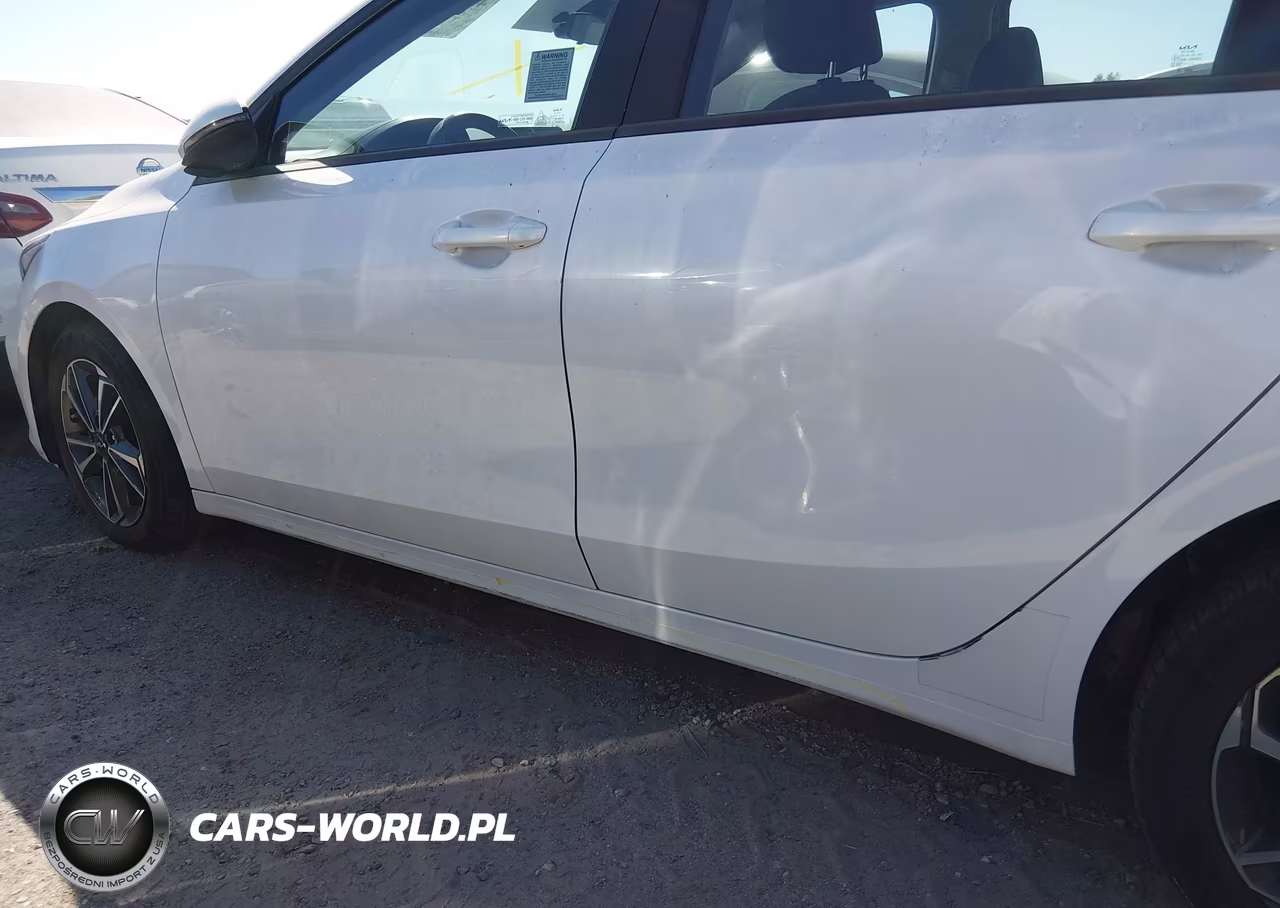 2023 Kia Forte Lxs VIN:3KPF24AD0PE609863 - 6