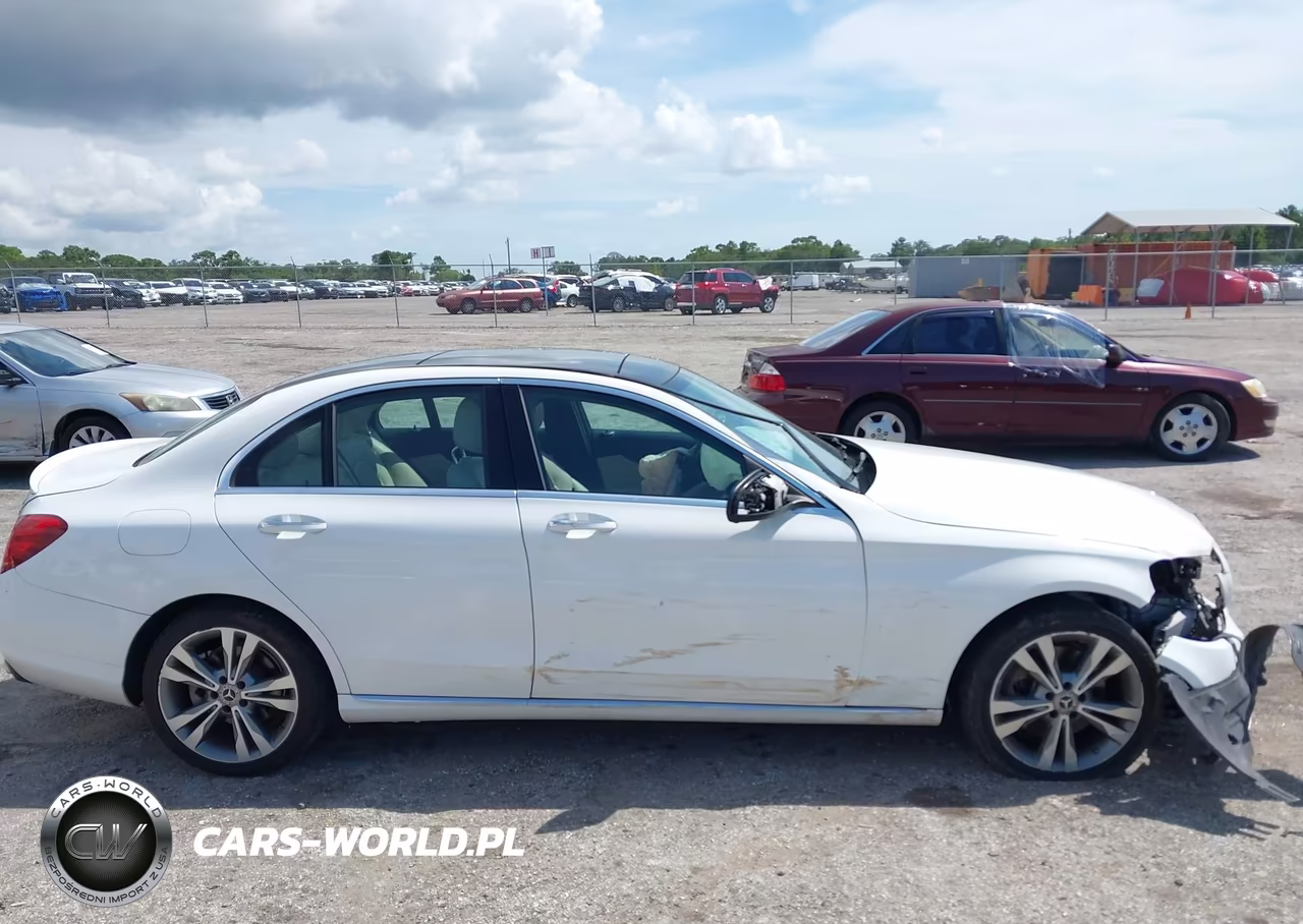 2018 Mercedes-Benz C 300 4Matic VIN:WDDWF4KB8JR319955 - 13