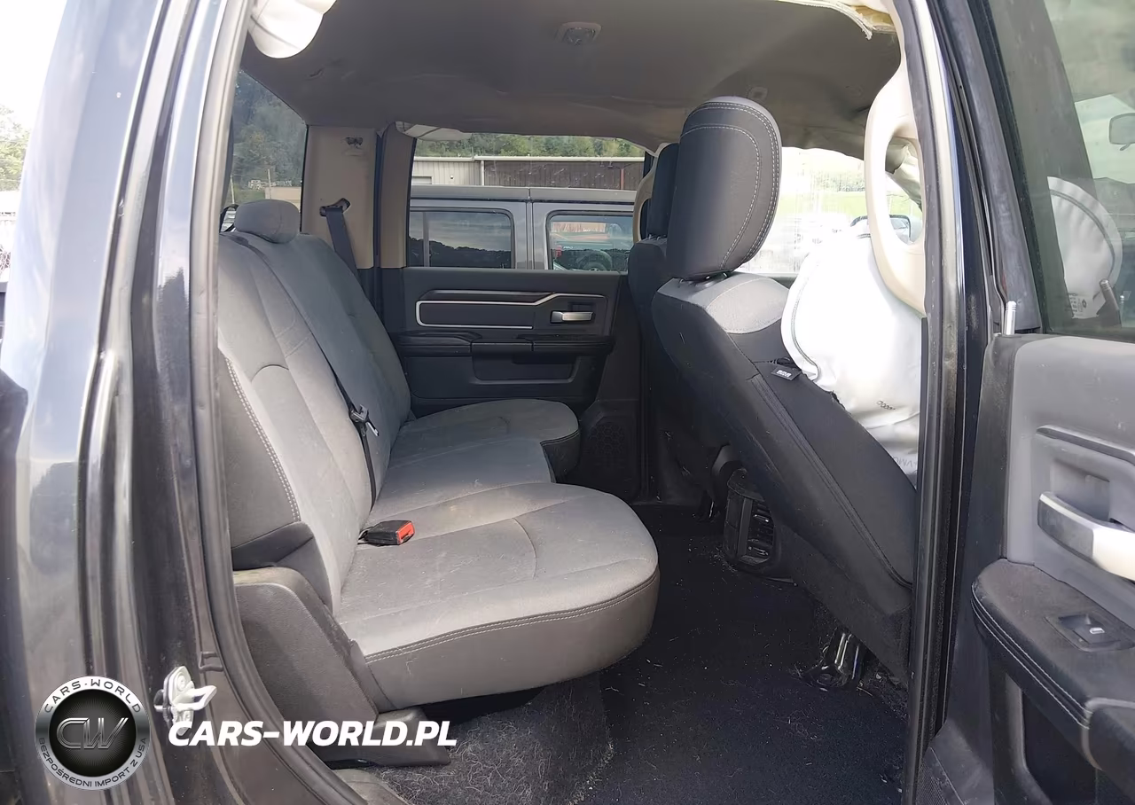2019 Ram 2500 Big Horn 4X4 6'4 Box VIN:3C6UR5DL2KG543705 - 8
