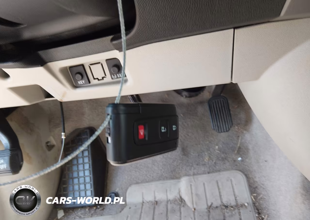 2008 Toyota Prius Touring VIN:JTDKB20U787762424 - 11