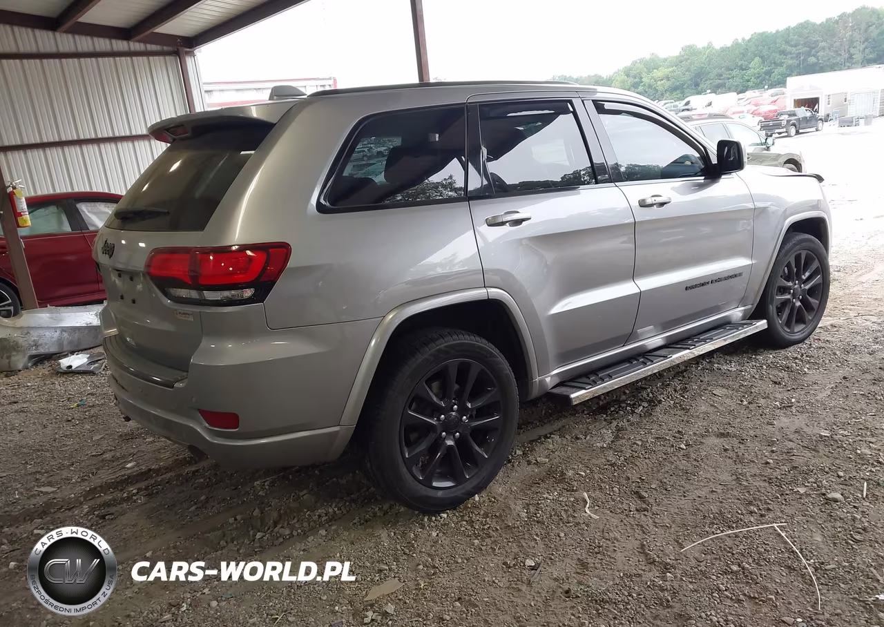 2018 Jeep Grand Cherokee Altitude 4X2 VIN:1C4RJEAG3JC109517 - 4