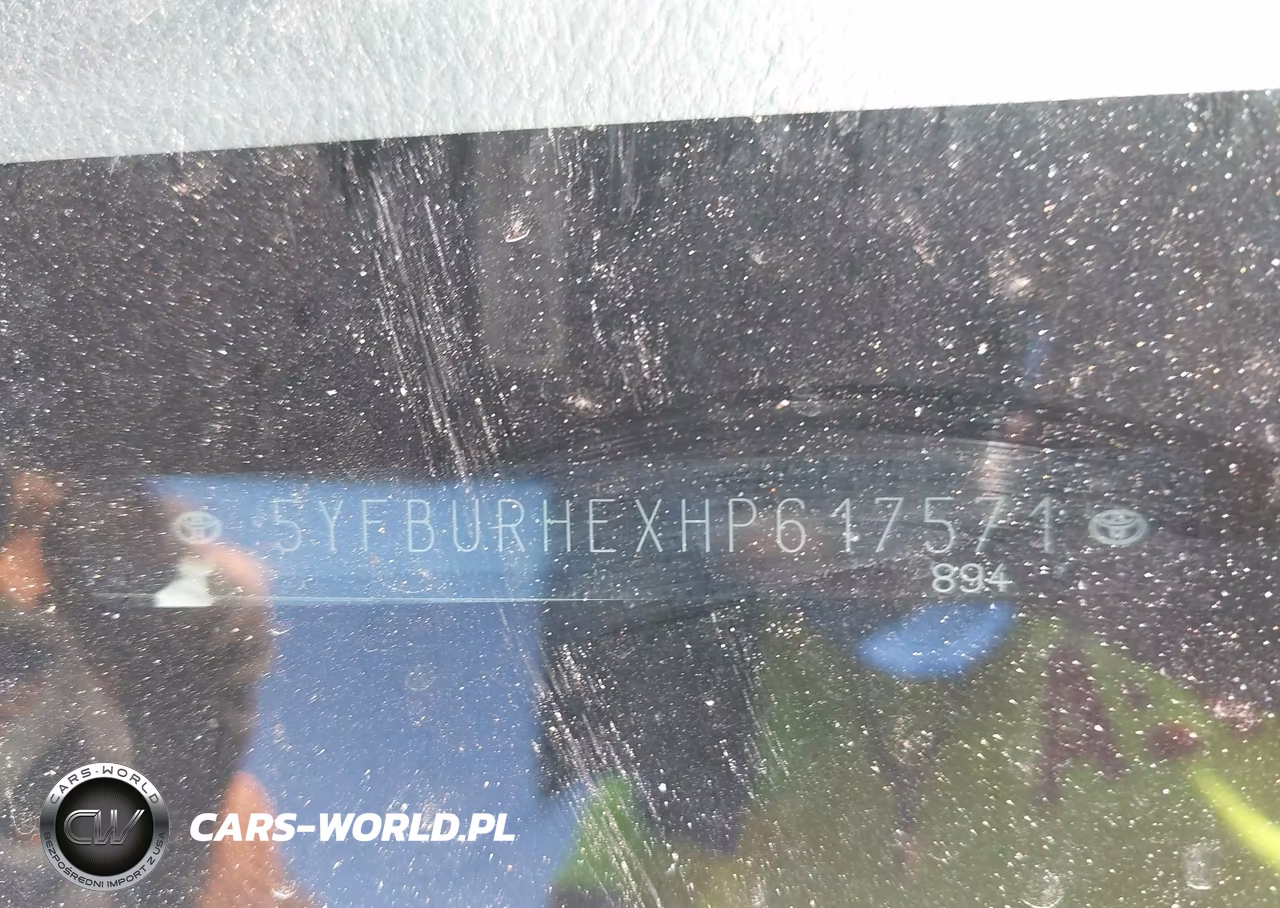 2017 Toyota Corolla Le VIN:5YFBURHEXHP617571 - 17