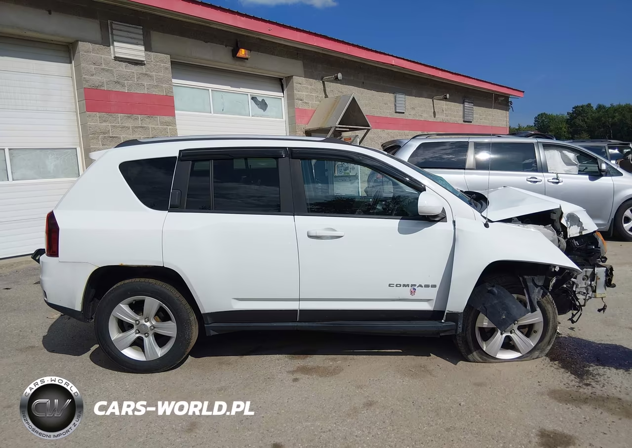 2015 Jeep Compass Latitude VIN:1C4NJDEB5FD425364 - 13