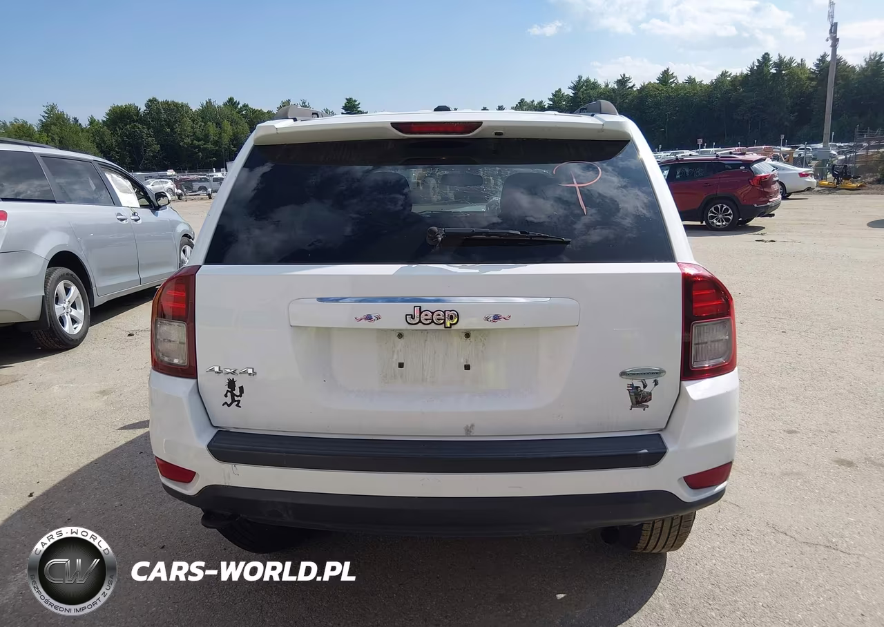 2015 Jeep Compass Latitude VIN:1C4NJDEB5FD425364 - 16