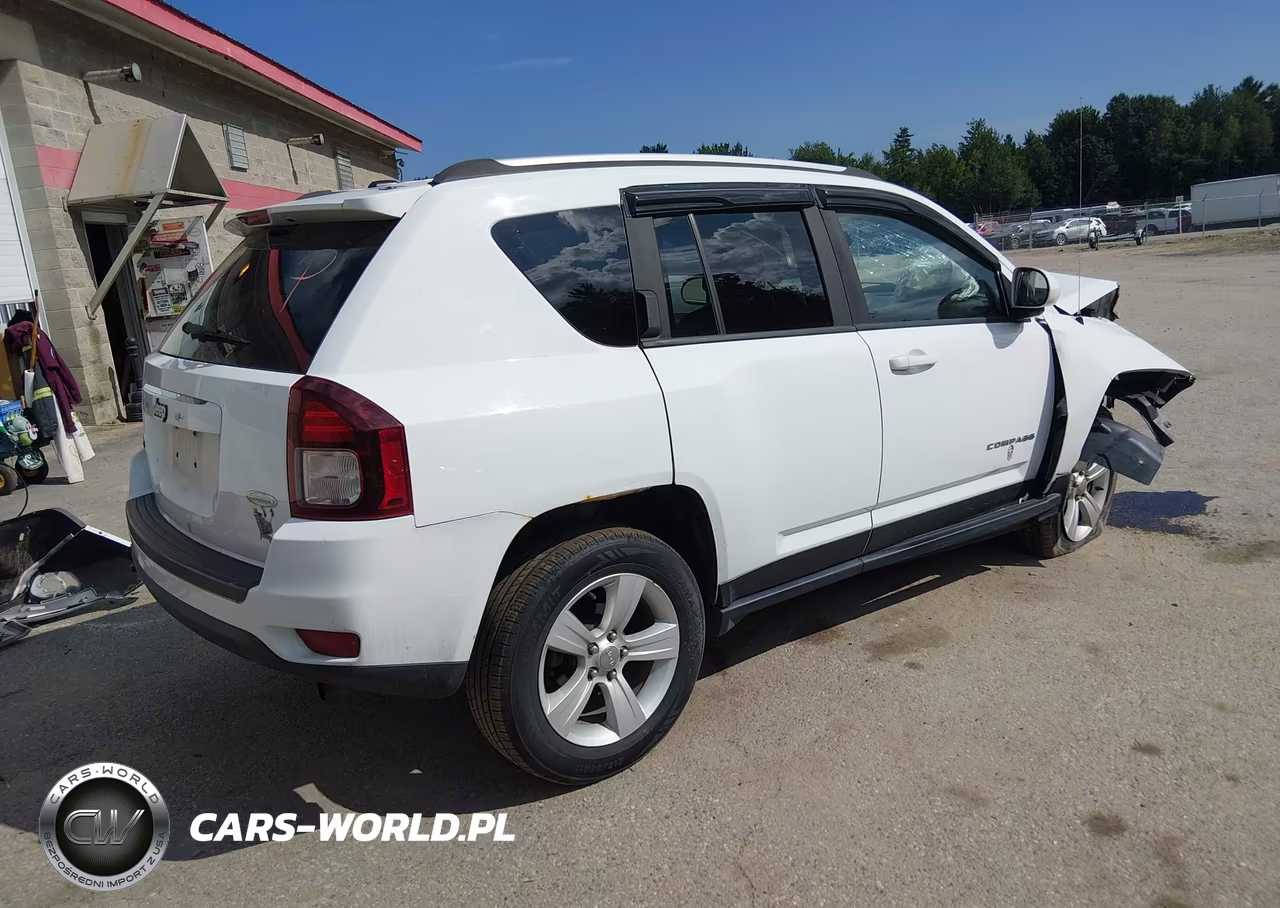 2015 Jeep Compass Latitude VIN:1C4NJDEB5FD425364 - 4