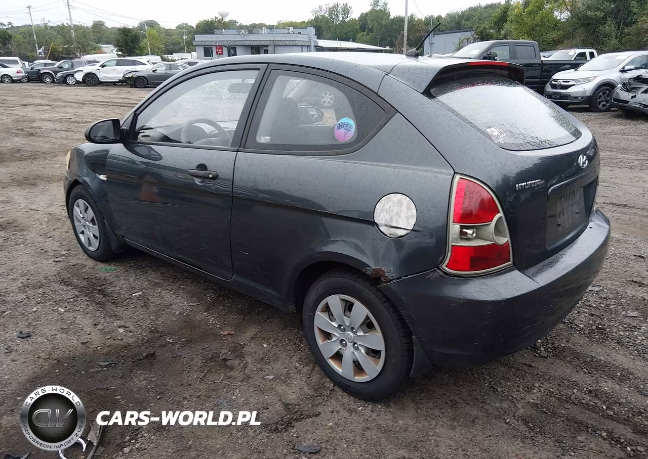 2008 Hyundai Accent Gs VIN:KMHCM36C68U057842 - 3