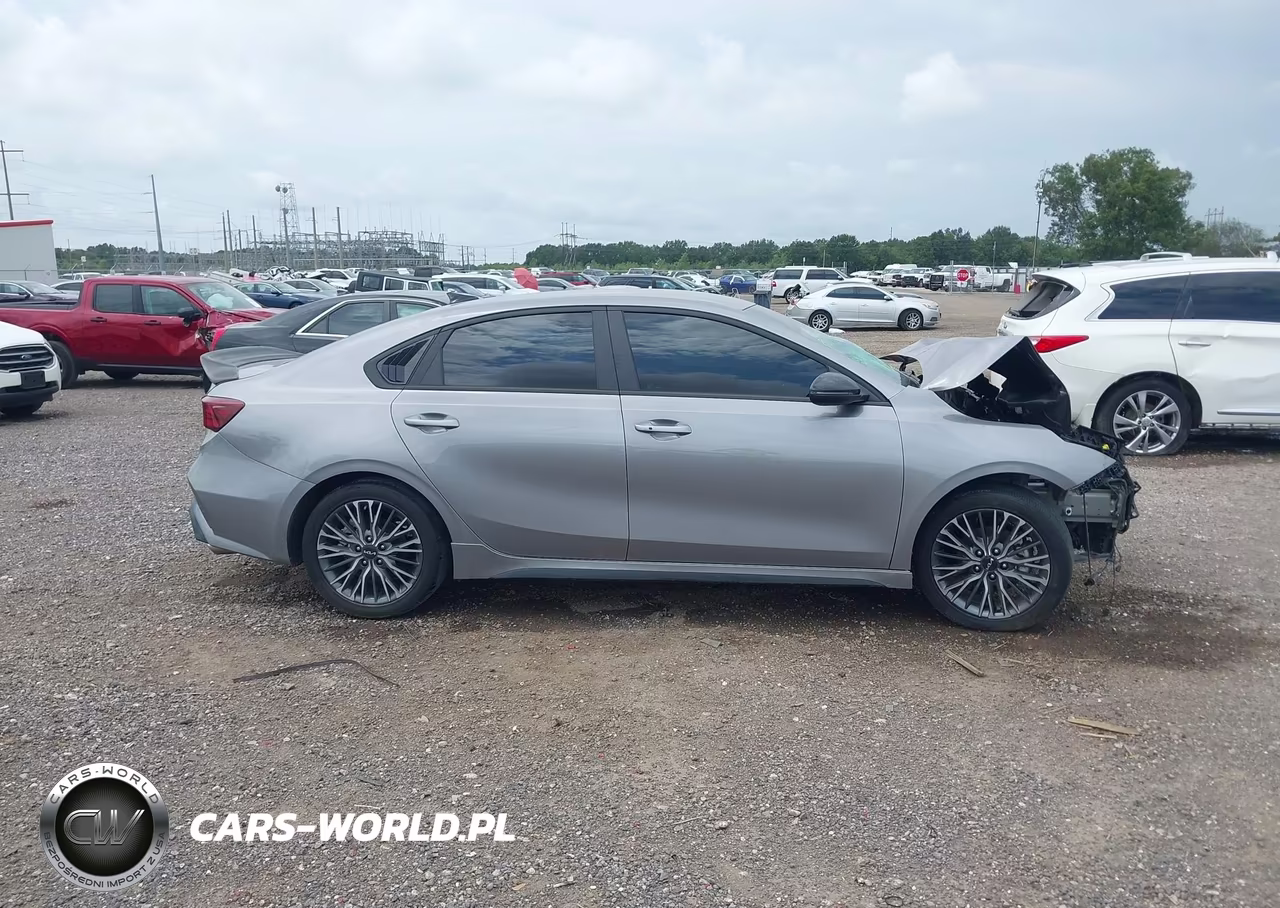 2024 Kia Forte Gt-Line VIN:3KPF54AD3RE773716 - 14