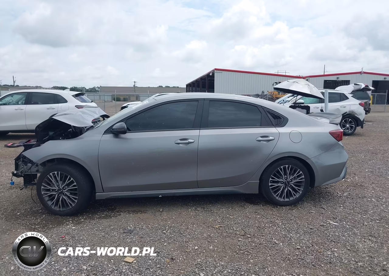 2024 Kia Forte Gt-Line VIN:3KPF54AD3RE773716 - 15