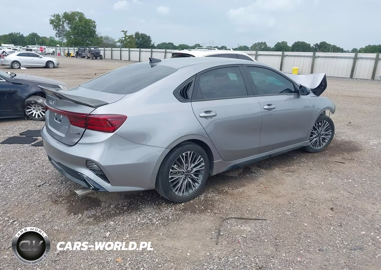 2024 Kia Forte Gt-Line VIN:3KPF54AD3RE773716 - 4