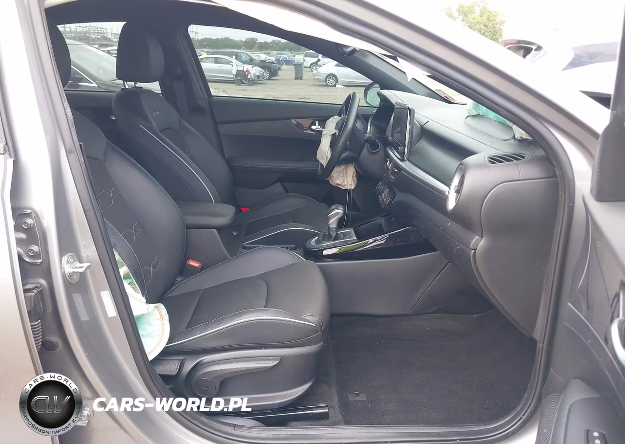 2024 Kia Forte Gt-Line VIN:3KPF54AD3RE773716 - 5